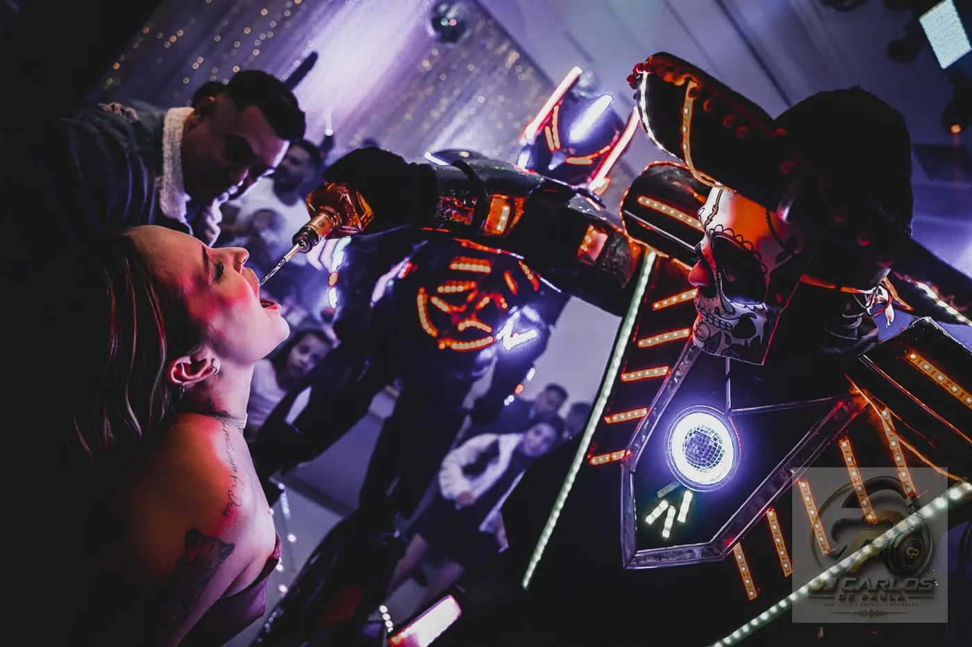 Robô de LED Tequileiro Fort Music Eventos